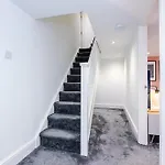 Apartment The Bridgeton In - Parking - Garden