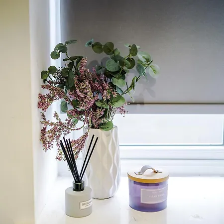 The Bridgeton In 3 Bedrooms - Parking *