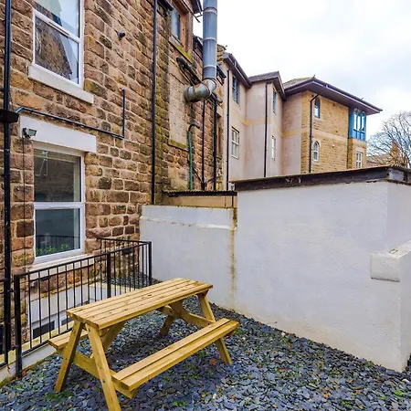 The Bridgeton In Harrogate 3 Bedrooms - Parking *