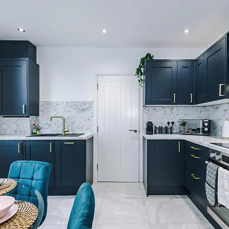 The Bridgeton In 3 Bedrooms - Parking *