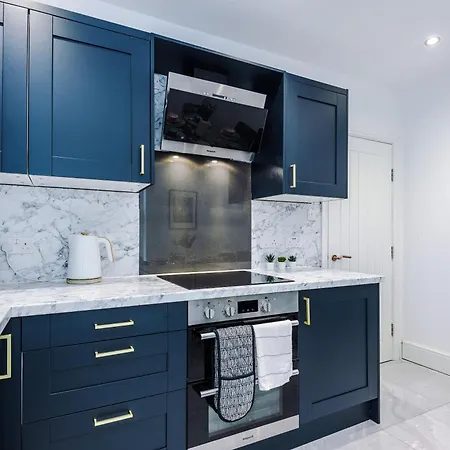 The Bridgeton In 3 Bedrooms - Parking