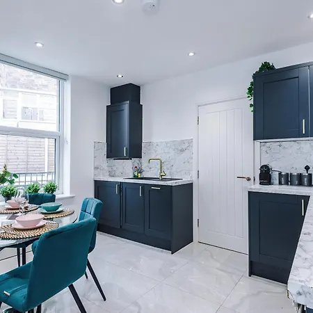 The Bridgeton In Harrogate 3 Bedrooms - Parking Harrogate