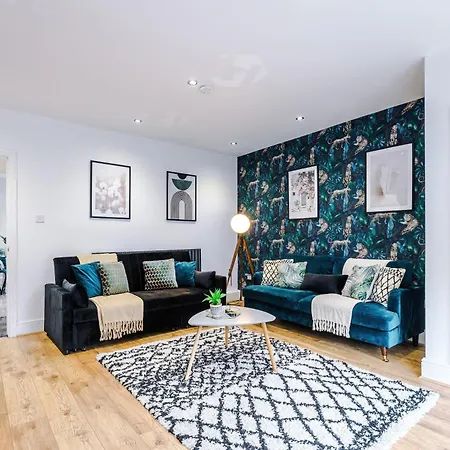 The Bridgeton In Harrogate 3 Bedrooms - Parking