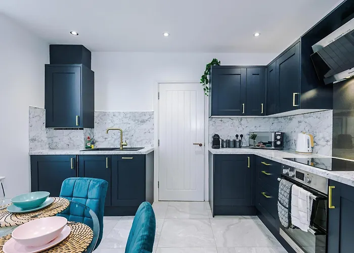 Bridgeton Retreat - - Parking & Garden *