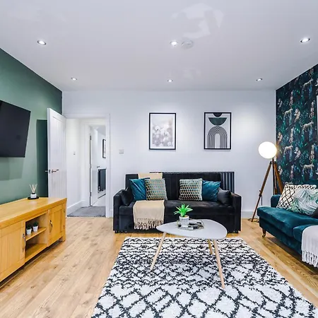 The Bridgeton In 3 Bedrooms - Parking Apartment