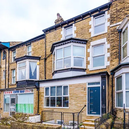 The Bridgeton In 3 Bedrooms - Parking Harrogate