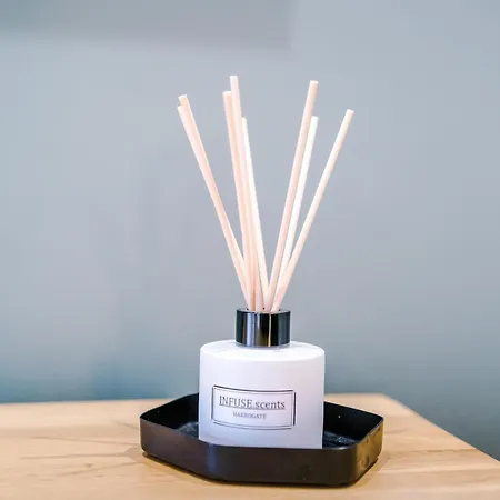 The Bridgeton In 3 Bedrooms - Parking Harrogate