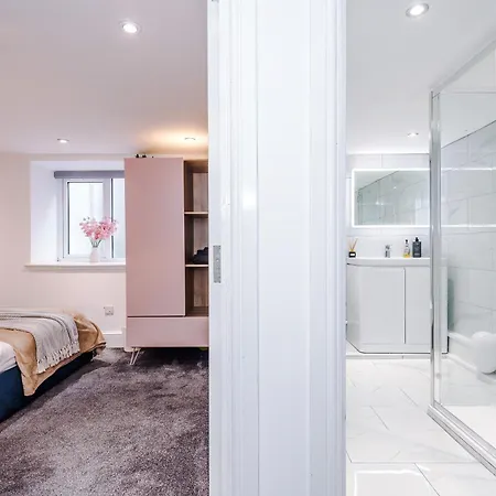 The Bridgeton In 3 Bedrooms - Parking *