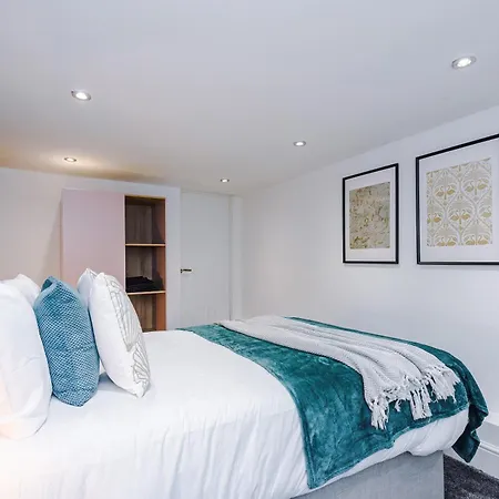 The Bridgeton In 3 Bedrooms - Parking * Harrogate
