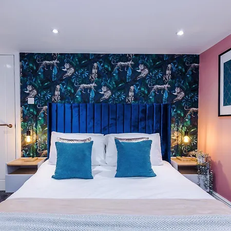 The Bridgeton In 3 Bedrooms - Parking